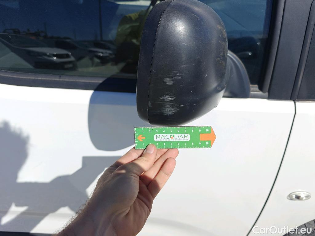  Opel  Combo OPEL  Life / 2018 / 4P / combi 1.5 TD 75kW (100CV) S/S Expression L (combi) (CX) #105