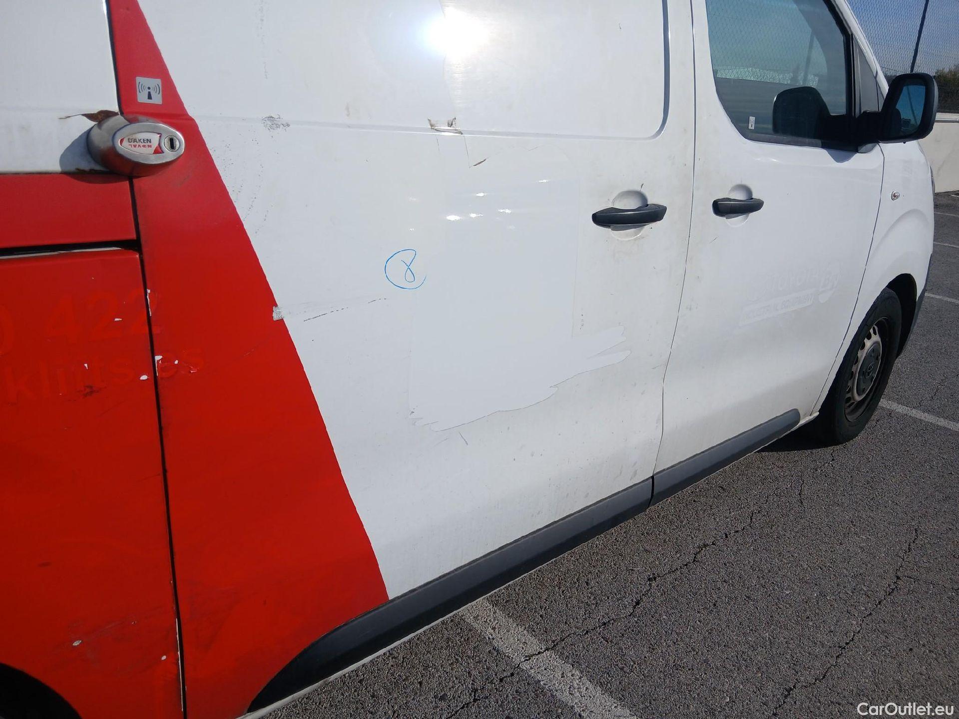  Toyota  Proace TOYOTA  / 2016 / 4P / furgón FU. MEDIO (L1) 2.0D 90kW COMFORT CARGA + #42