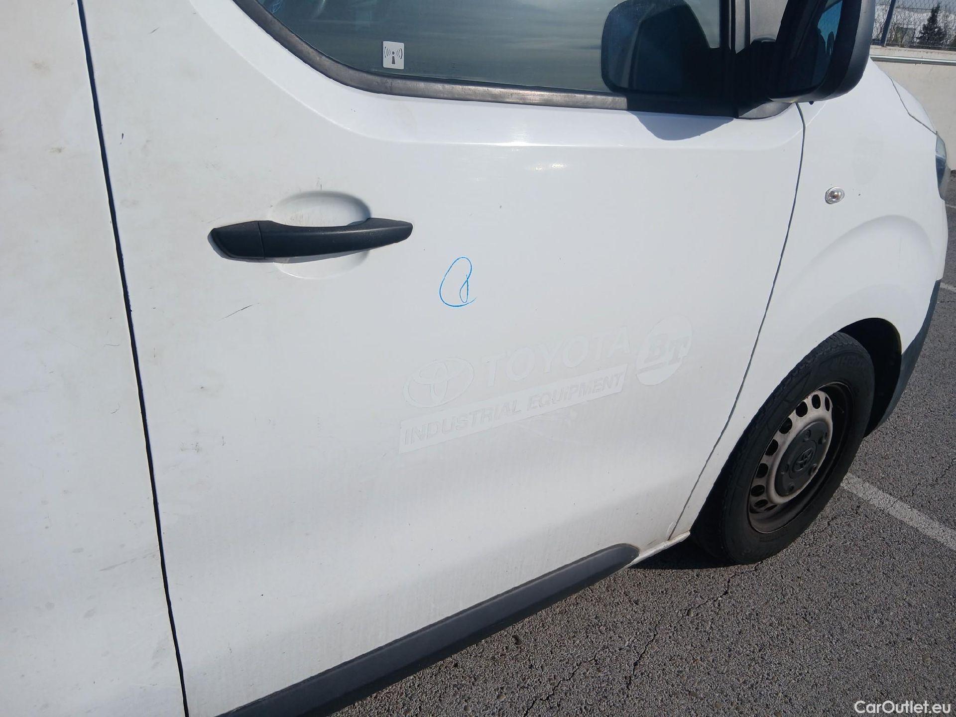  Toyota  Proace TOYOTA  / 2016 / 4P / furgón FU. MEDIO (L1) 2.0D 90kW COMFORT CARGA + #47