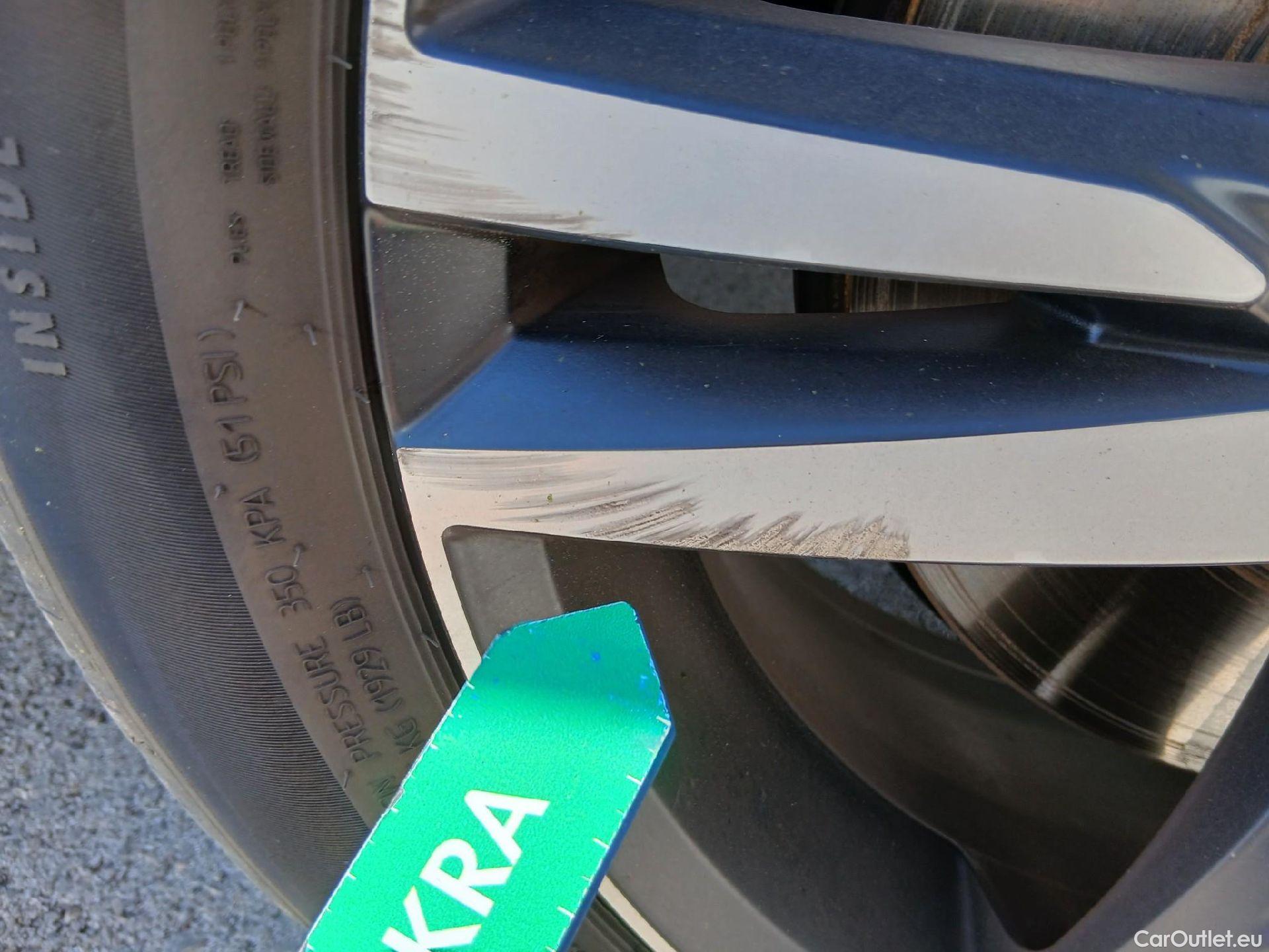  Volvo  XC 40 VOLVO XC40 / 2017 / 5P / todoterreno 1.5 T5 Twin Recharge R-Design Auto #40