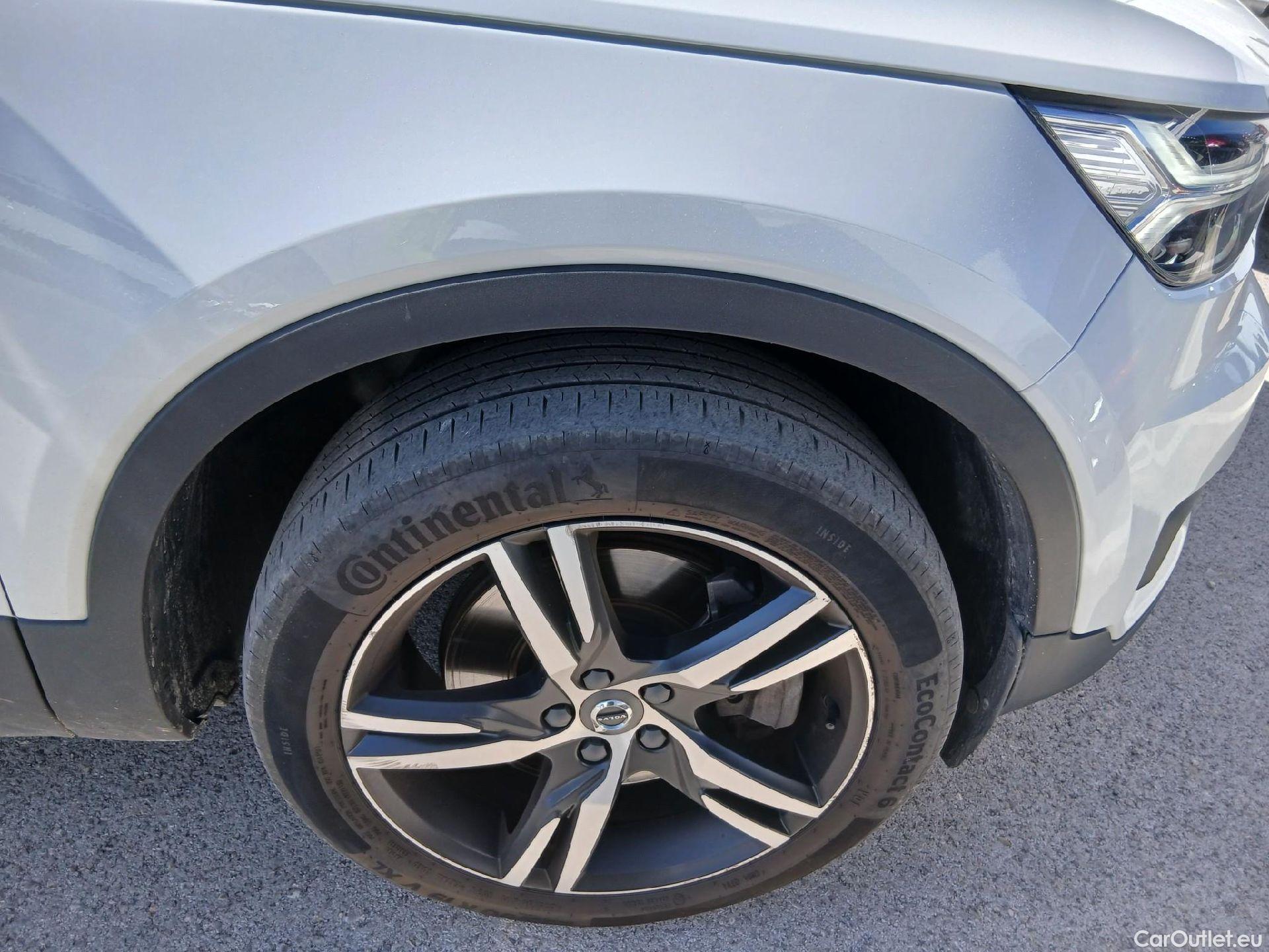  Volvo  XC 40 VOLVO XC40 / 2017 / 5P / todoterreno 1.5 T5 Twin Recharge R-Design Auto #42