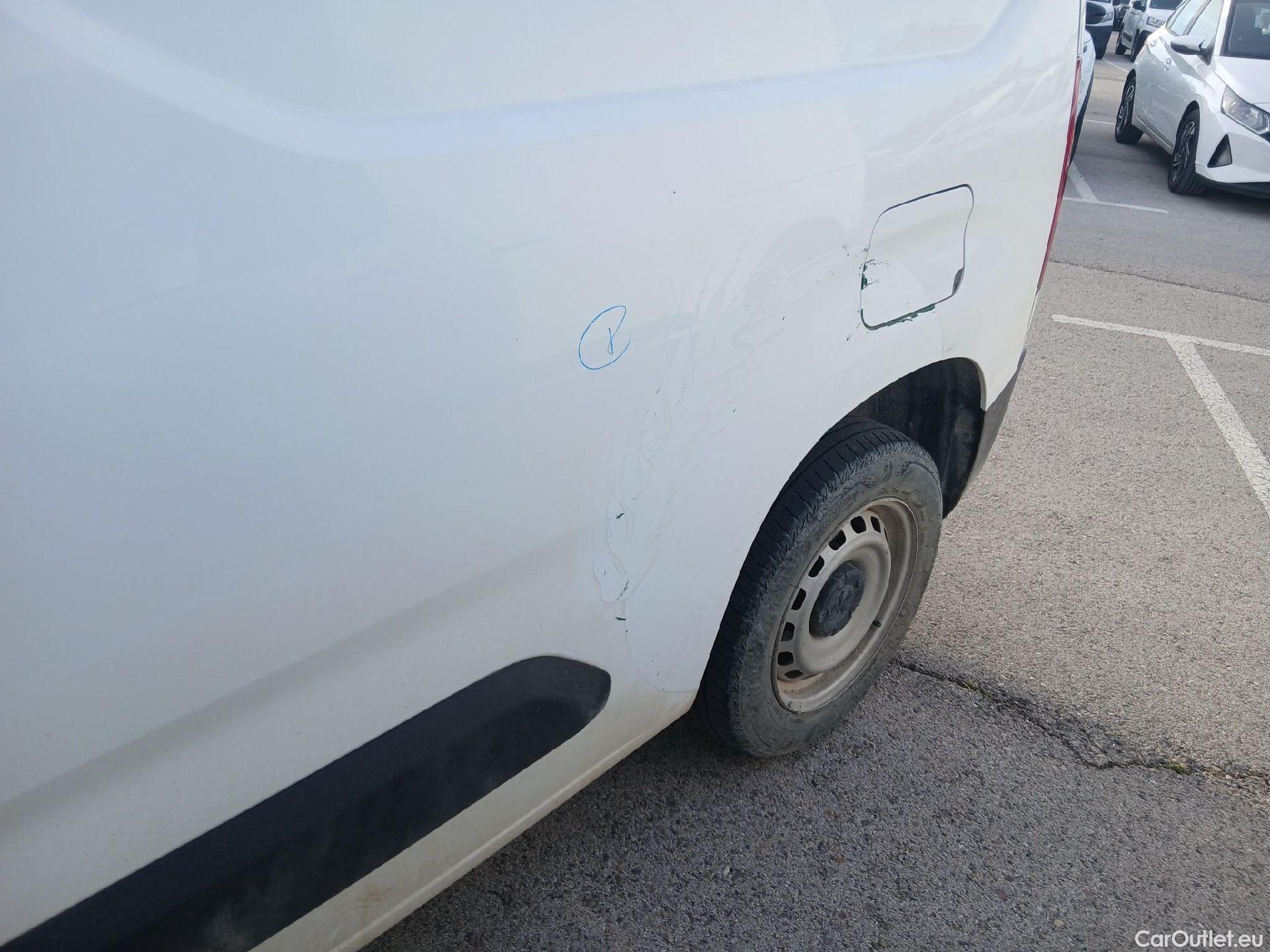  Peugeot  Partner PEUGEOT  / 2018 / 4P / furgón derivado de turismo Premium Standard 600kg BlueHDi 73kW (AC) #24