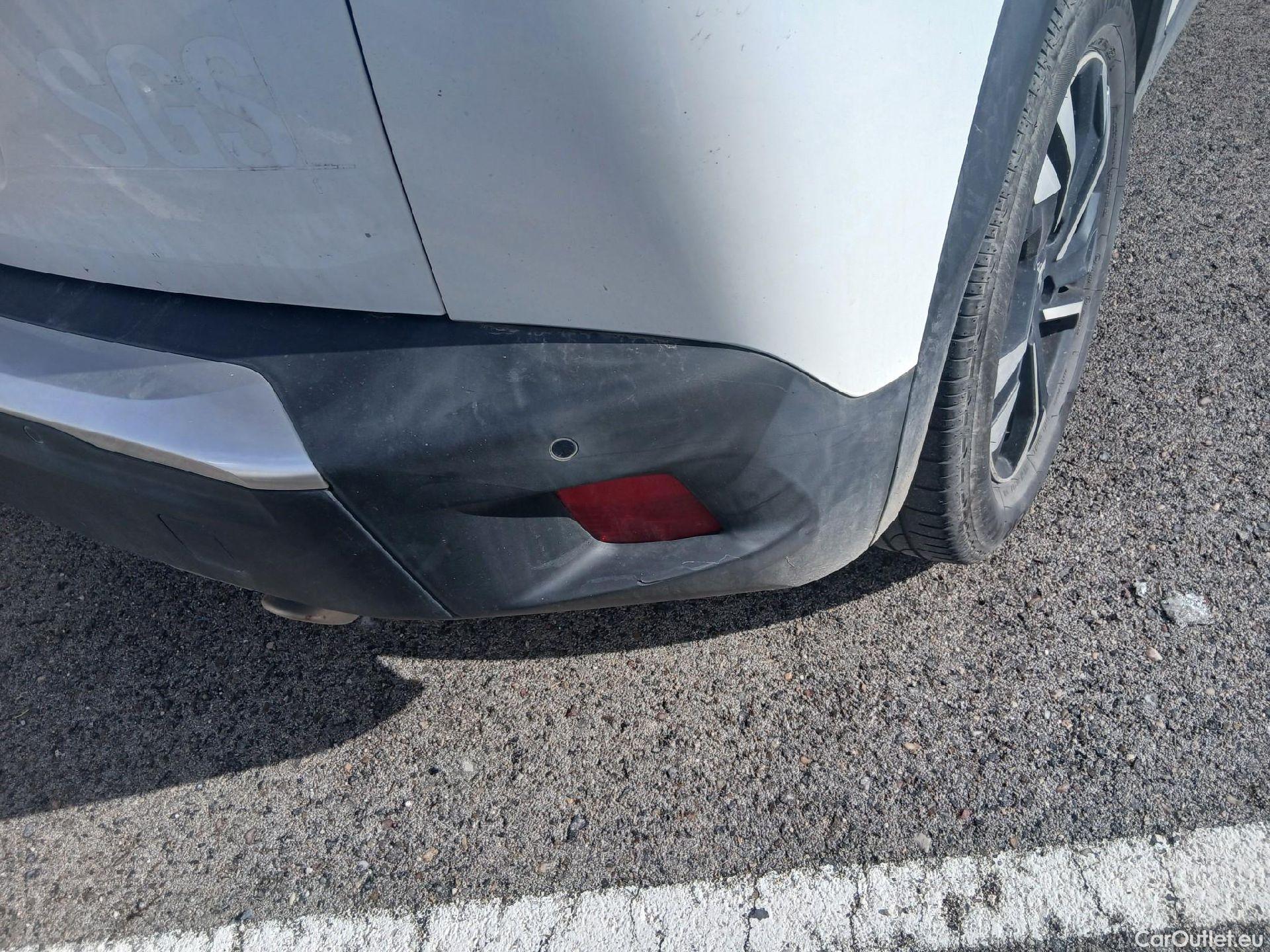  Peugeot  2008 PEUGEOT  / 2019 / 5P / todoterreno Allure BlueHDI 81kW (110CV) #22