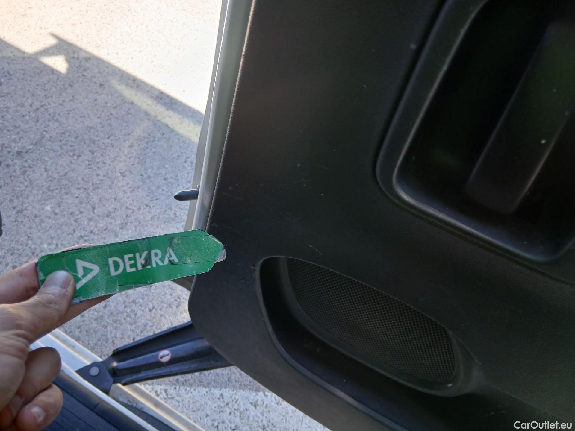  Citroen  Berlingo CITROEN  / 2018 / 5P / monovolumen compacto Talla M BlueHDi 100 SHINE #63