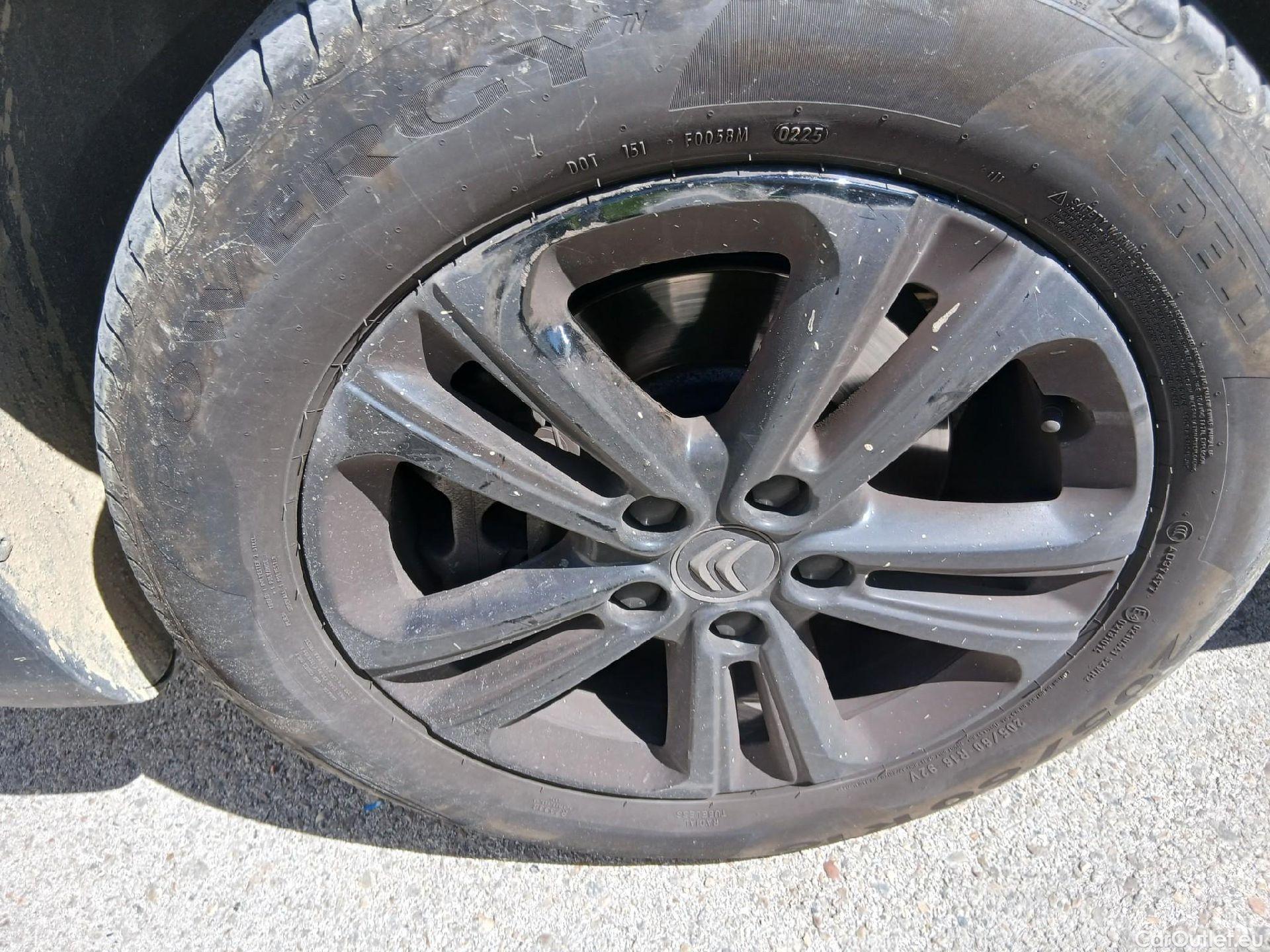  Citroen  Berlingo CITROEN  / 2018 / 5P / monovolumen compacto Talla M BlueHDi 100 SHINE #13