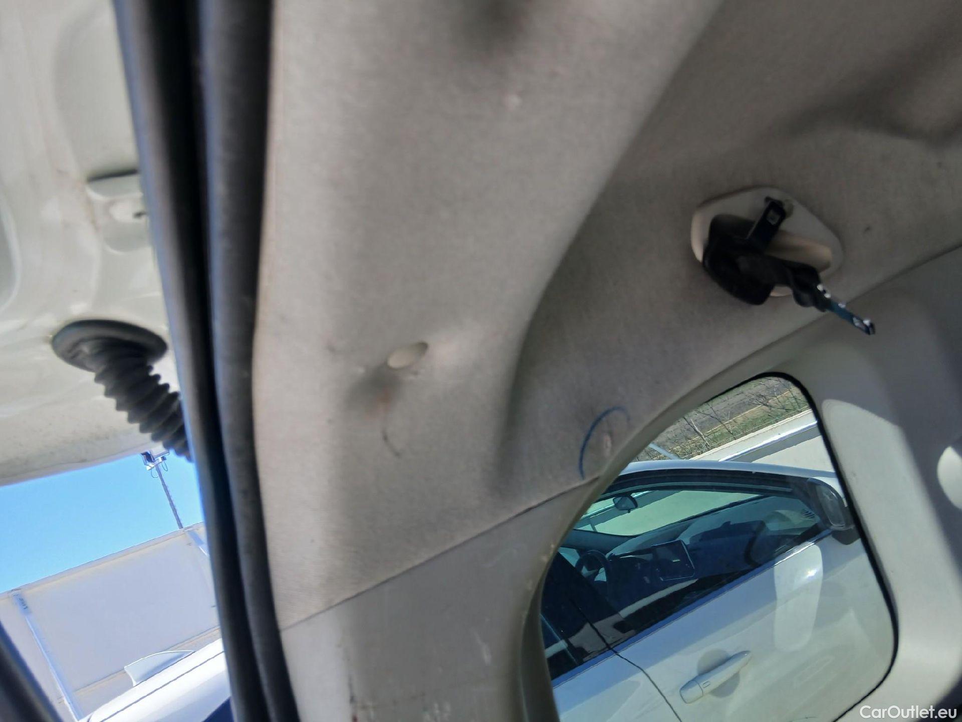  Citroen  Berlingo CITROEN  / 2018 / 5P / monovolumen compacto Talla M BlueHDi 100 SHINE #42