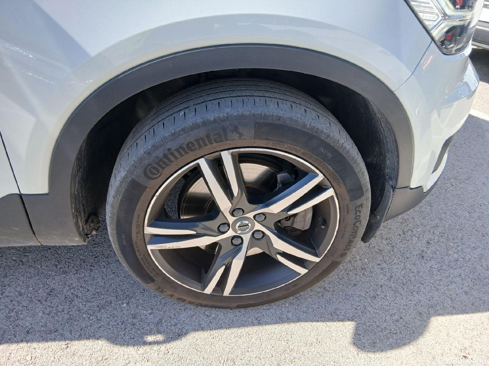  Volvo  XC 40 VOLVO XC40 / 2017 / 5P / todoterreno 1.5 T5 Twin Recharge R-Design Auto #38