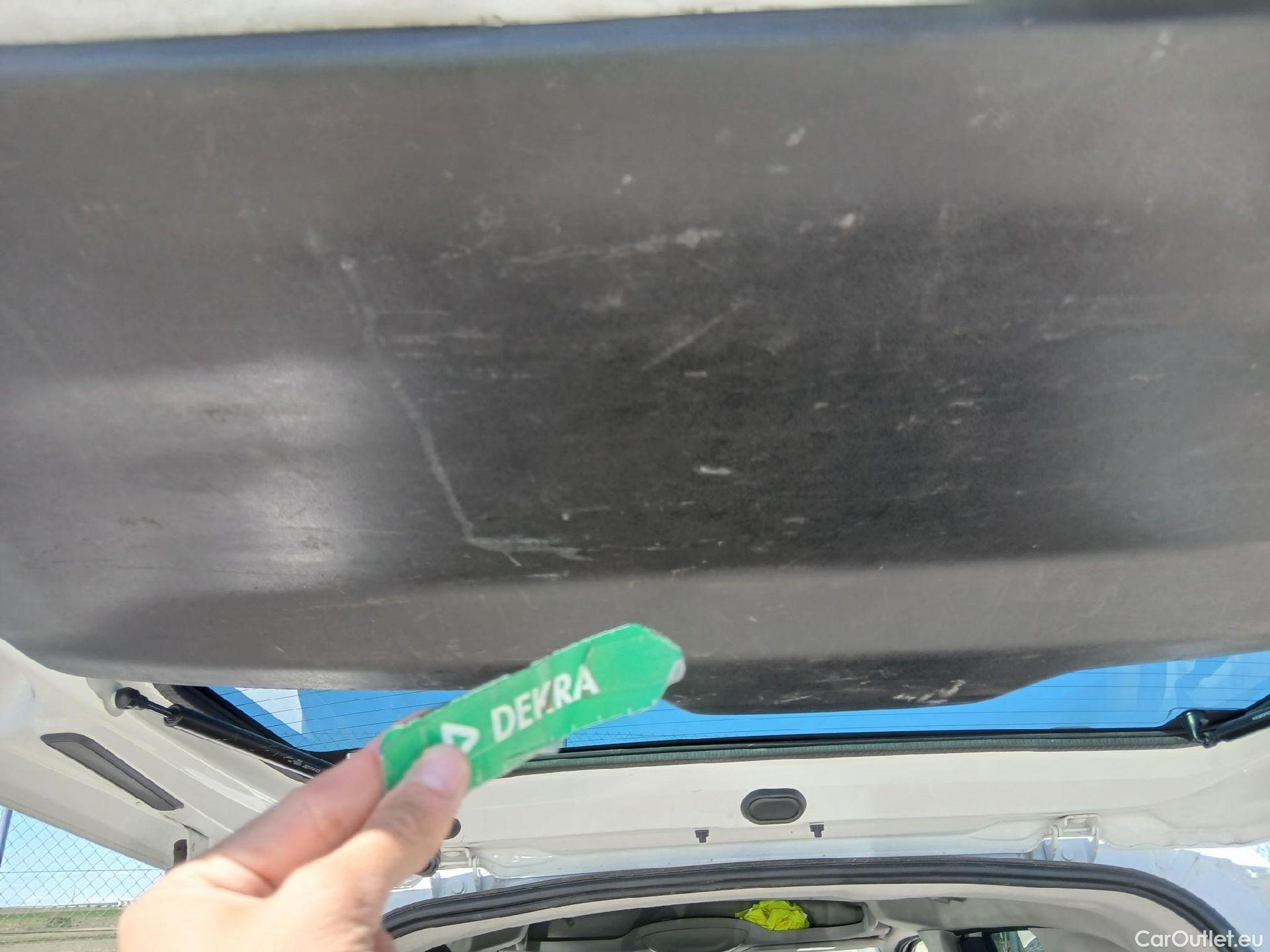  Citroen  Berlingo CITROEN  / 2018 / 5P / monovolumen compacto Talla M BlueHDi 100 SHINE #47