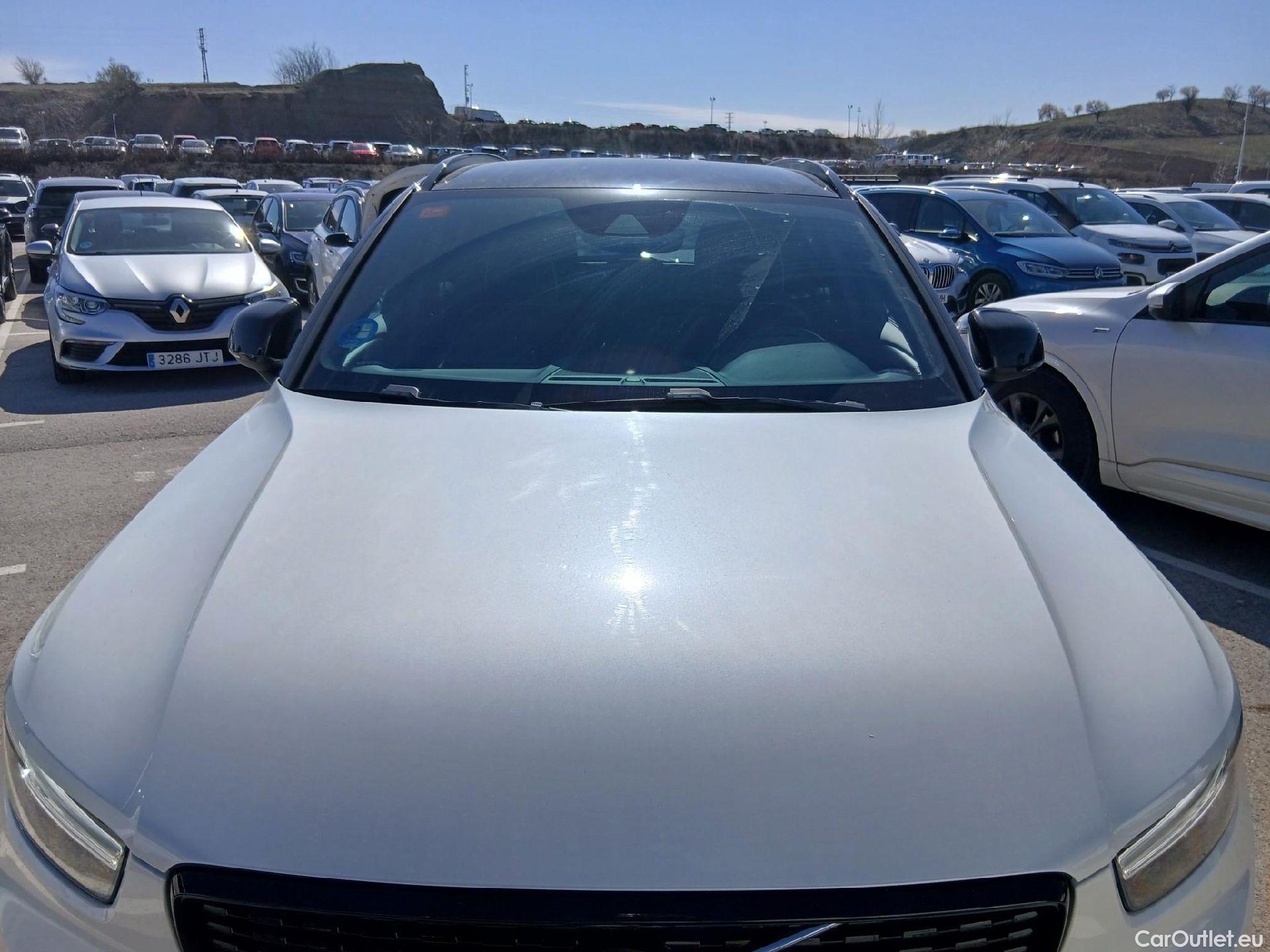  Volvo  XC 40 VOLVO XC40 / 2017 / 5P / todoterreno 1.5 T5 Twin Recharge R-Design Auto #2