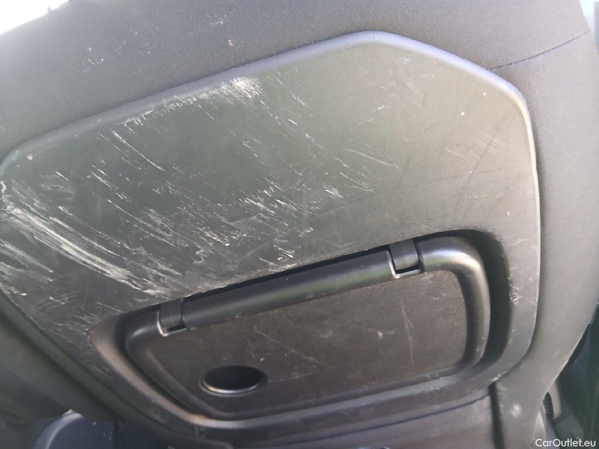  Citroen  Berlingo CITROEN  / 2018 / 5P / monovolumen compacto Talla M BlueHDi 100 SHINE #61