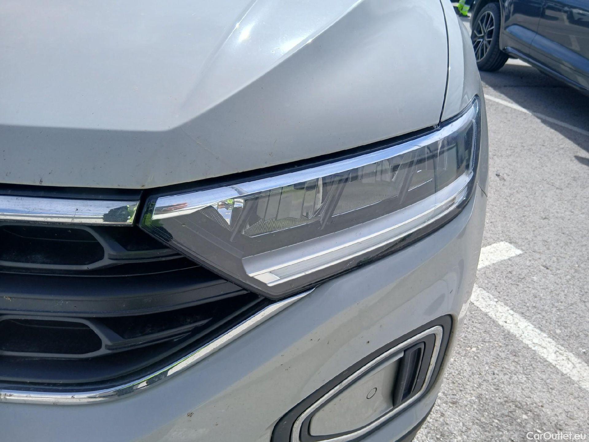  Volkswagen  T-ROC VOLKSWAGEN  / 2021 / 5P / todoterreno Life 1.5 TSI 110kW (150CV) DSG #9