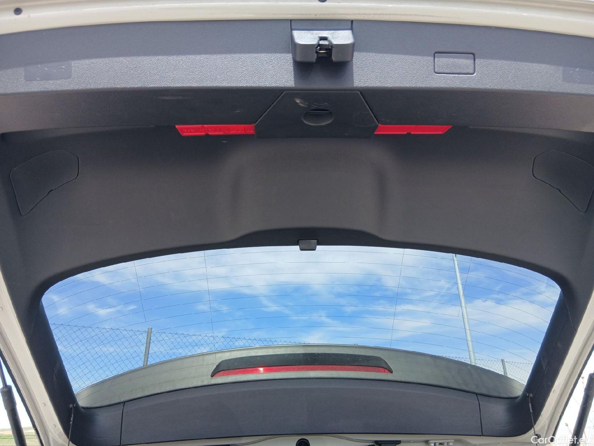  Volkswagen  T-ROC VOLKSWAGEN  / 2021 / 5P / todoterreno Life 1.5 TSI 110kW (150CV) DSG #24