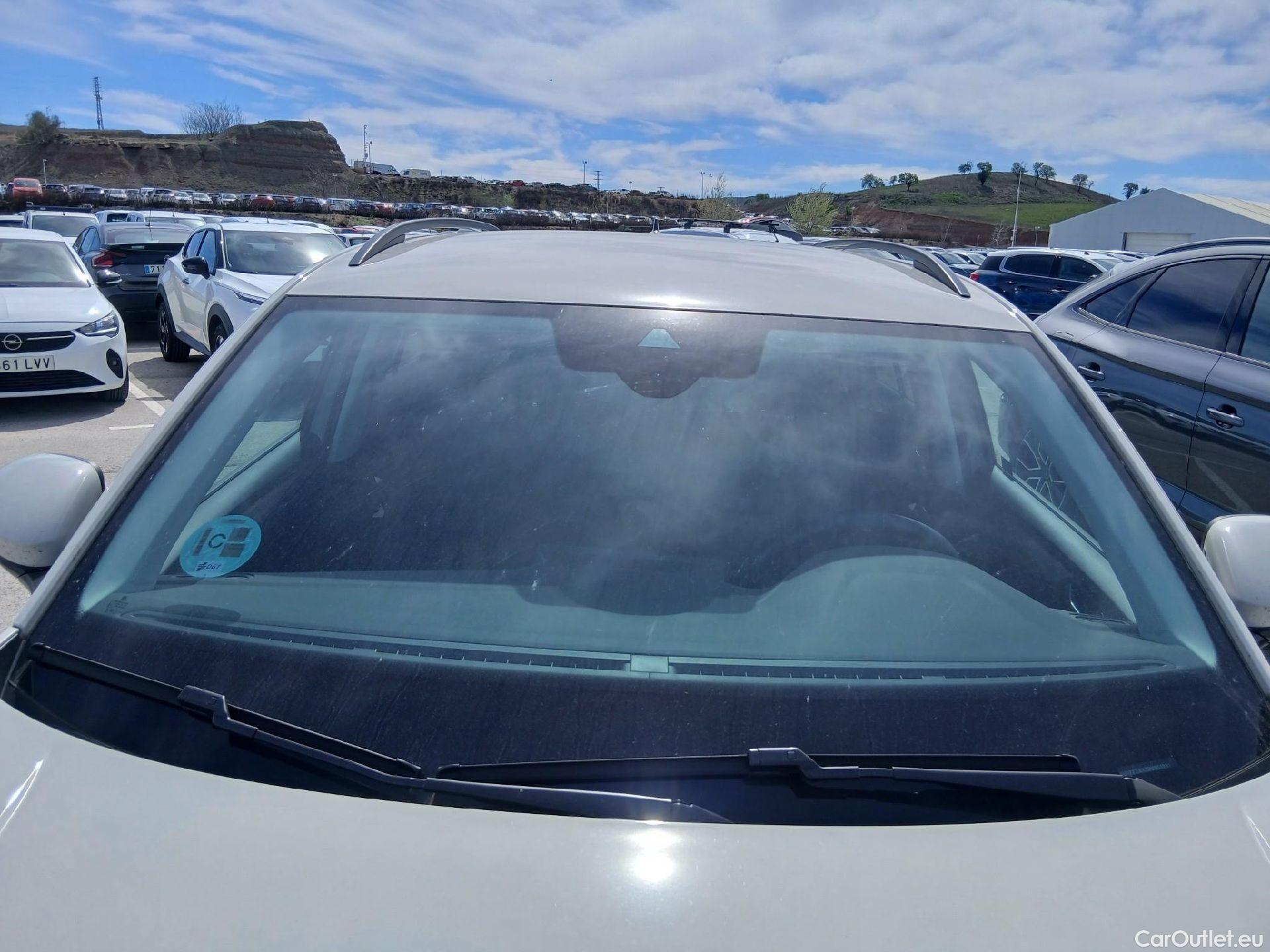  Volkswagen  T-ROC VOLKSWAGEN  / 2021 / 5P / todoterreno Life 1.5 TSI 110kW (150CV) DSG #1