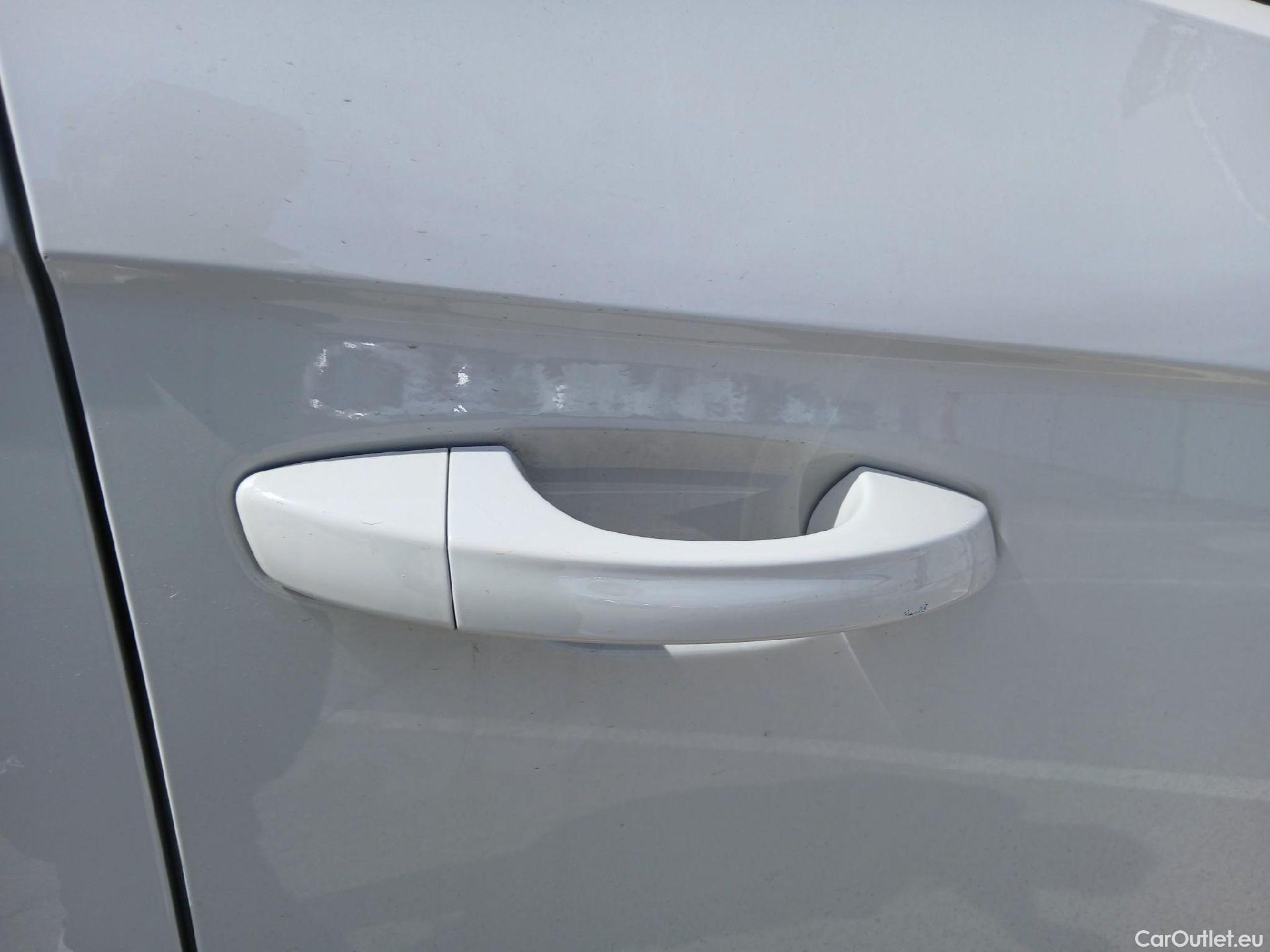  Volkswagen  T-ROC VOLKSWAGEN  / 2021 / 5P / todoterreno Life 1.5 TSI 110kW (150CV) DSG #38