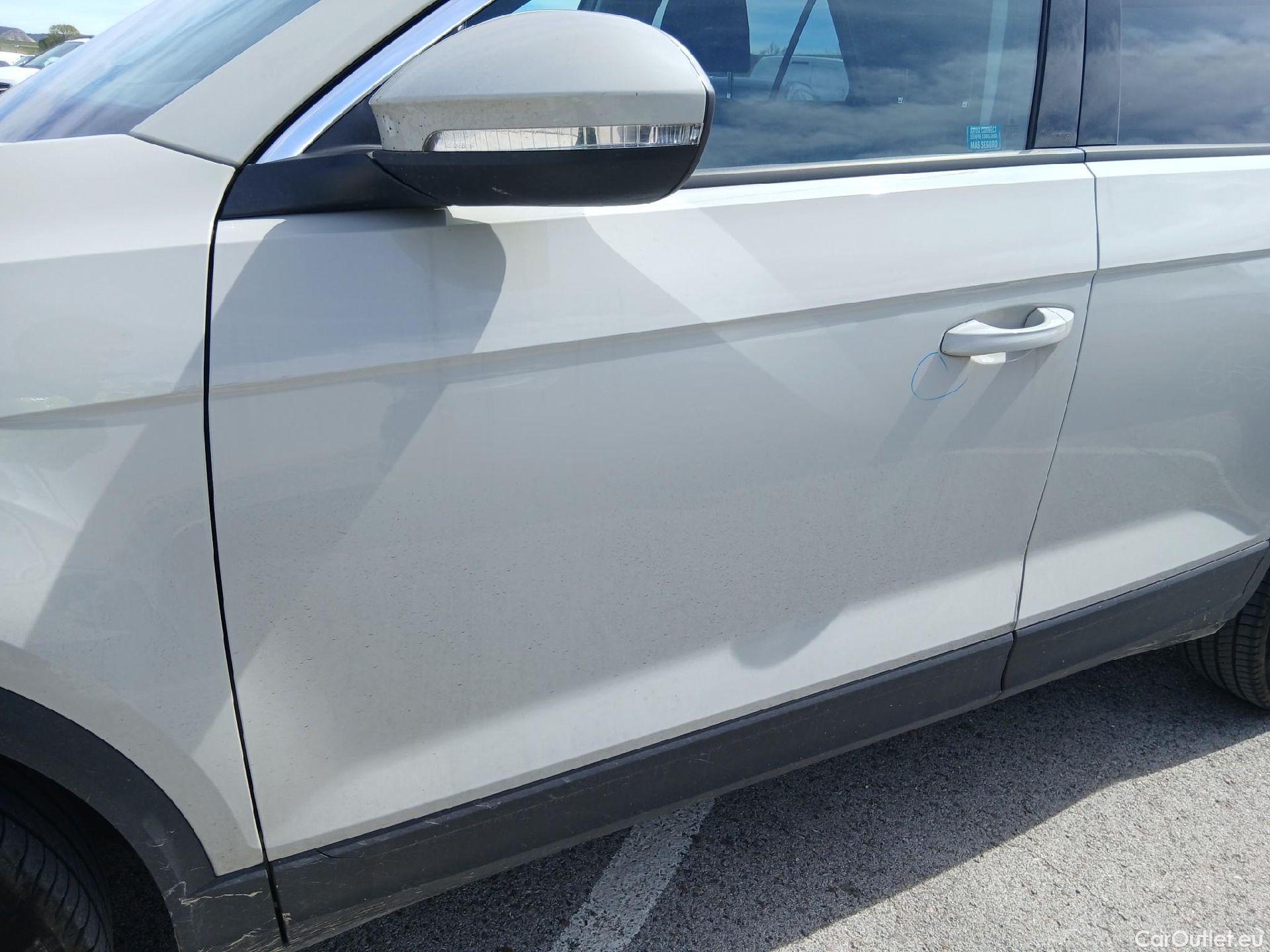  Volkswagen  T-ROC VOLKSWAGEN  / 2021 / 5P / todoterreno Life 1.5 TSI 110kW (150CV) DSG #12