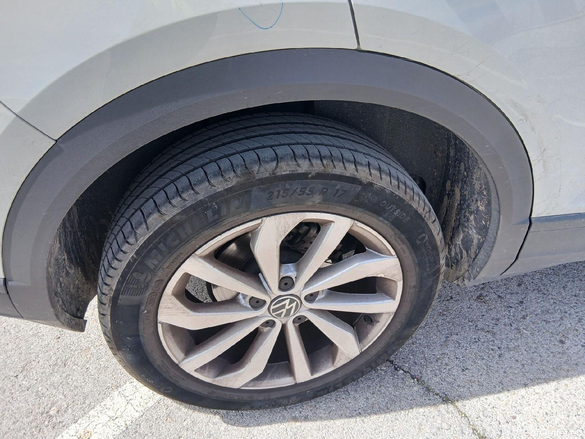  Volkswagen  T-ROC VOLKSWAGEN  / 2021 / 5P / todoterreno Life 1.5 TSI 110kW (150CV) DSG #31