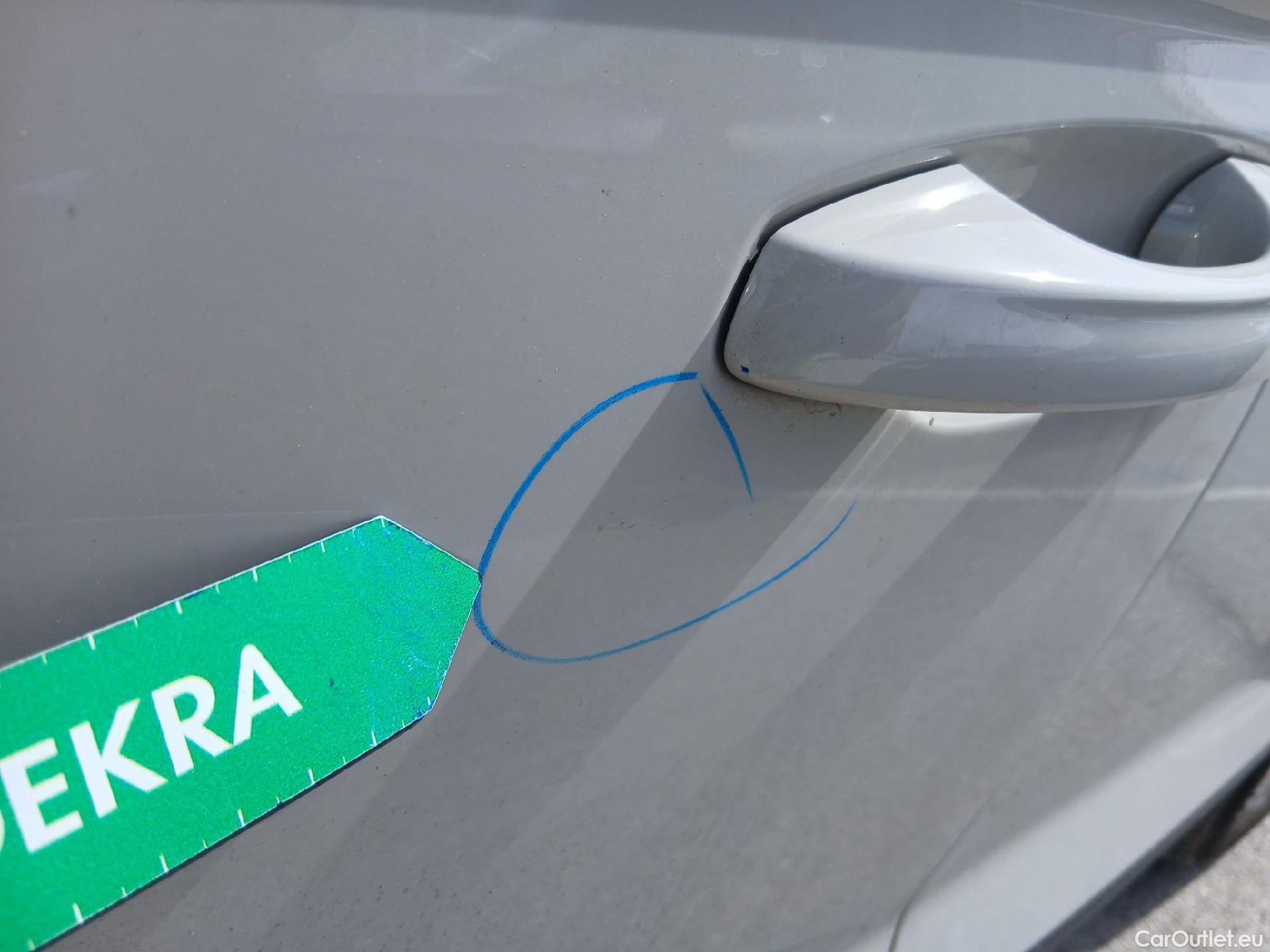  Volkswagen  T-ROC VOLKSWAGEN  / 2021 / 5P / todoterreno Life 1.5 TSI 110kW (150CV) DSG #13