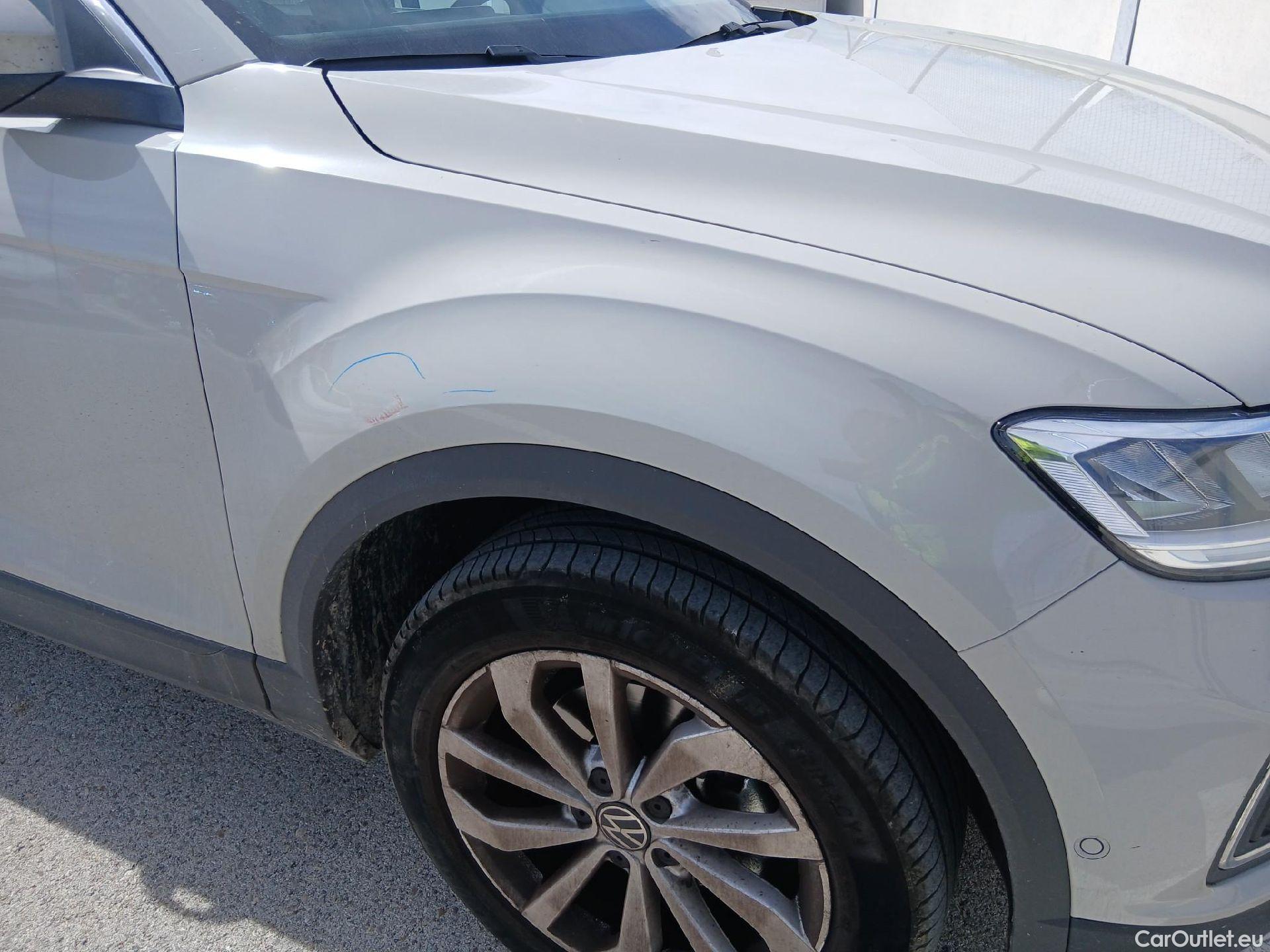  Volkswagen  T-ROC VOLKSWAGEN  / 2021 / 5P / todoterreno Life 1.5 TSI 110kW (150CV) DSG #39