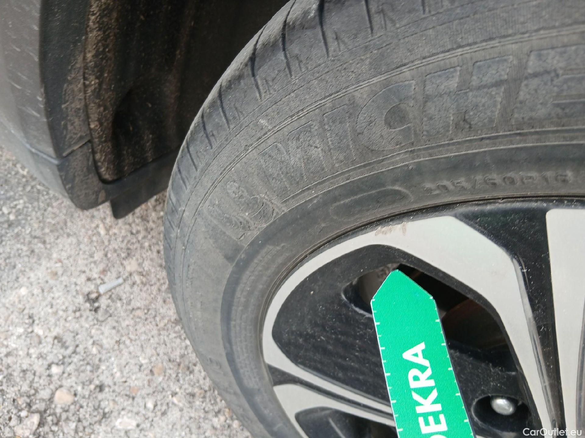  KIA  XCeed KIA  1.6 GDi PHEV 104kW (141CV) eDrive (AC) #4