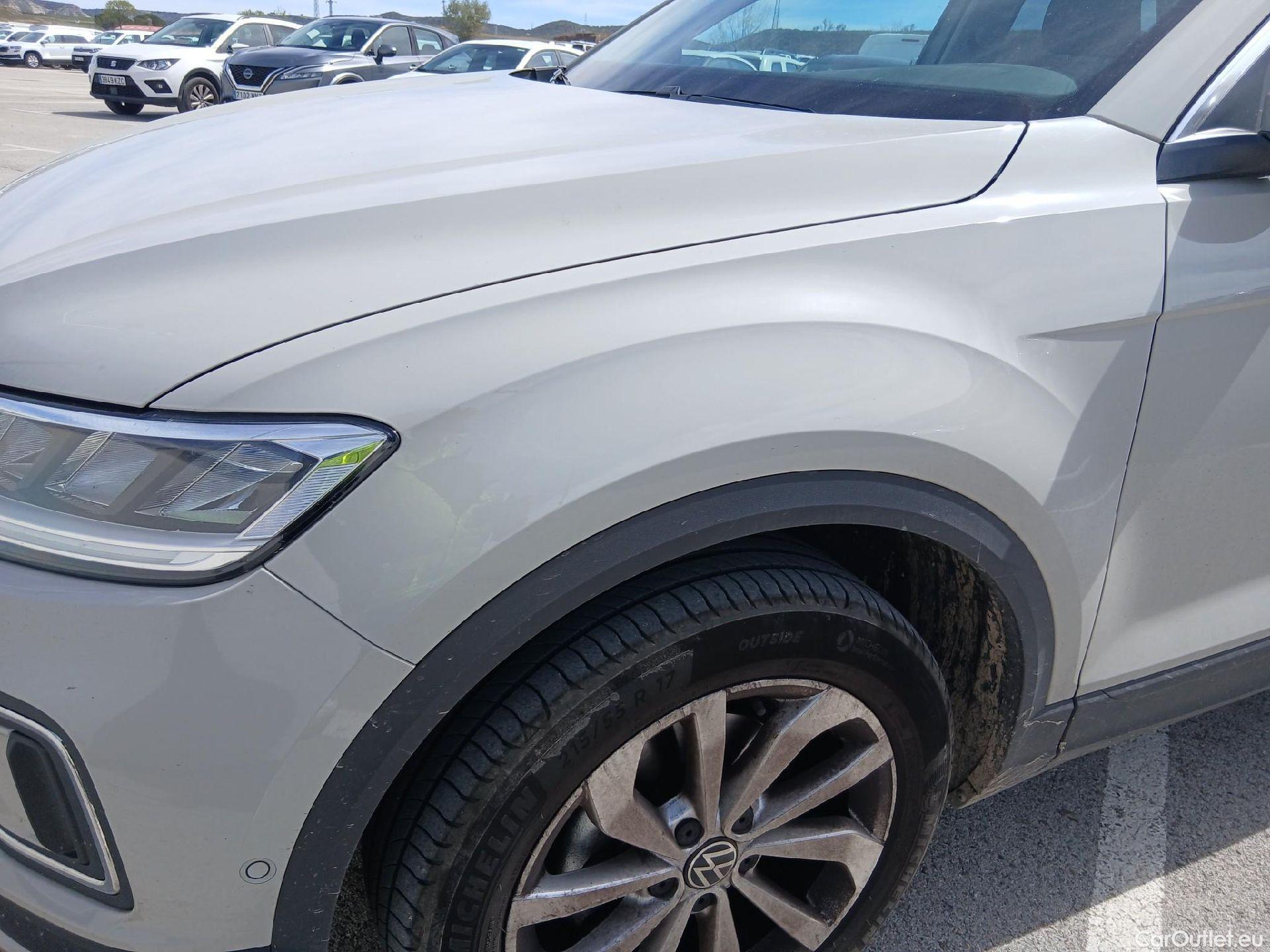  Volkswagen  T-ROC VOLKSWAGEN  / 2021 / 5P / todoterreno Life 1.5 TSI 110kW (150CV) DSG #10