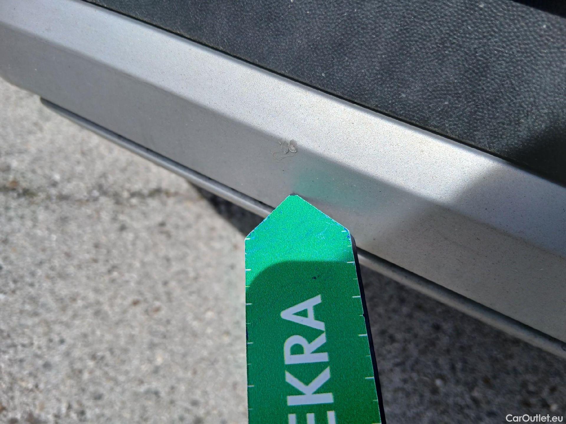  Volkswagen  T-ROC VOLKSWAGEN  / 2021 / 5P / todoterreno Life 1.5 TSI 110kW (150CV) DSG #19