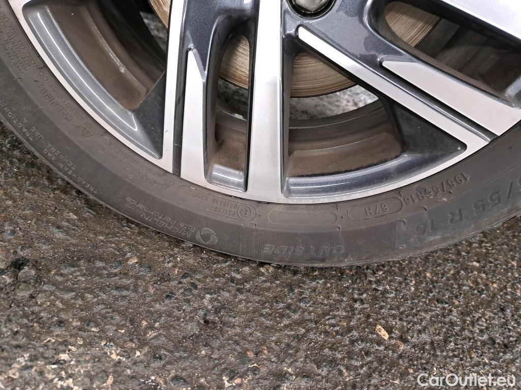  Peugeot  208  Allure Business 1.2 PureTech 130CV BVA8 E6d #51