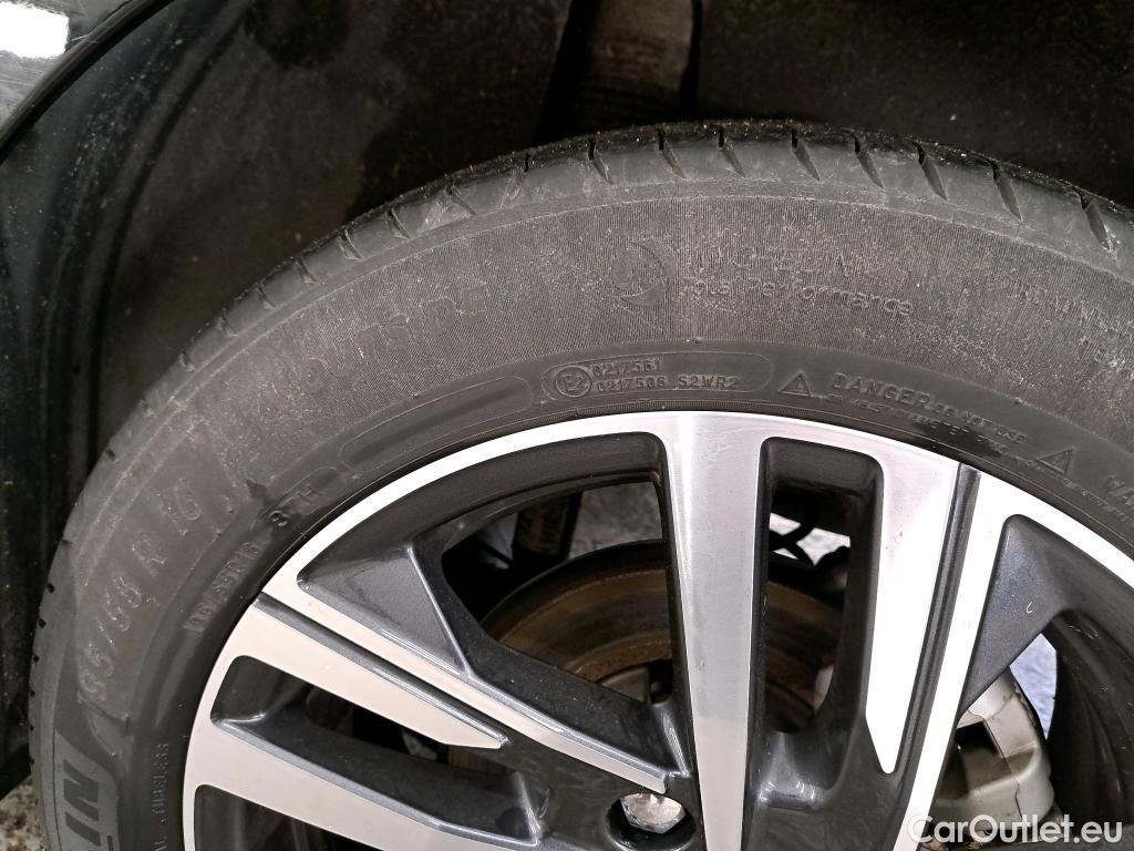  Peugeot  208  Allure Business 1.2 PureTech 130CV BVA8 E6d #40