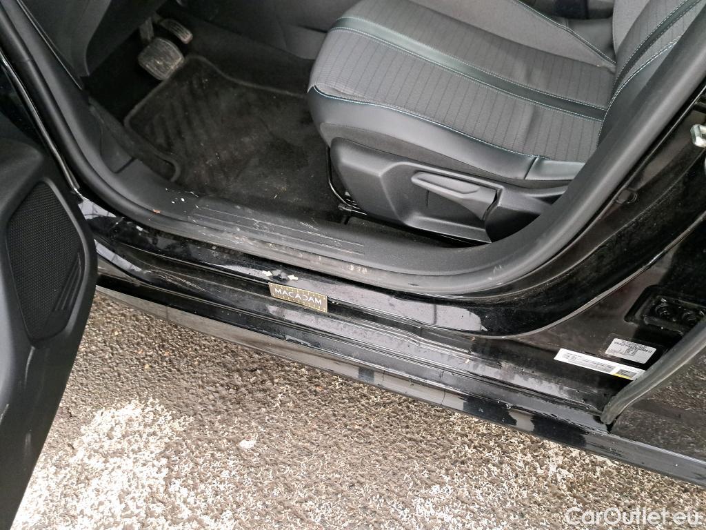  Peugeot  208  Allure Business 1.2 PureTech 130CV BVA8 E6d #45