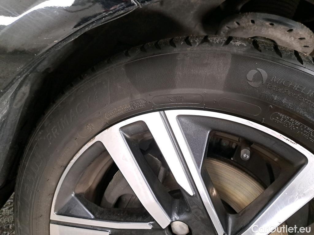  Peugeot  208  Allure Business 1.2 PureTech 130CV BVA8 E6d #48