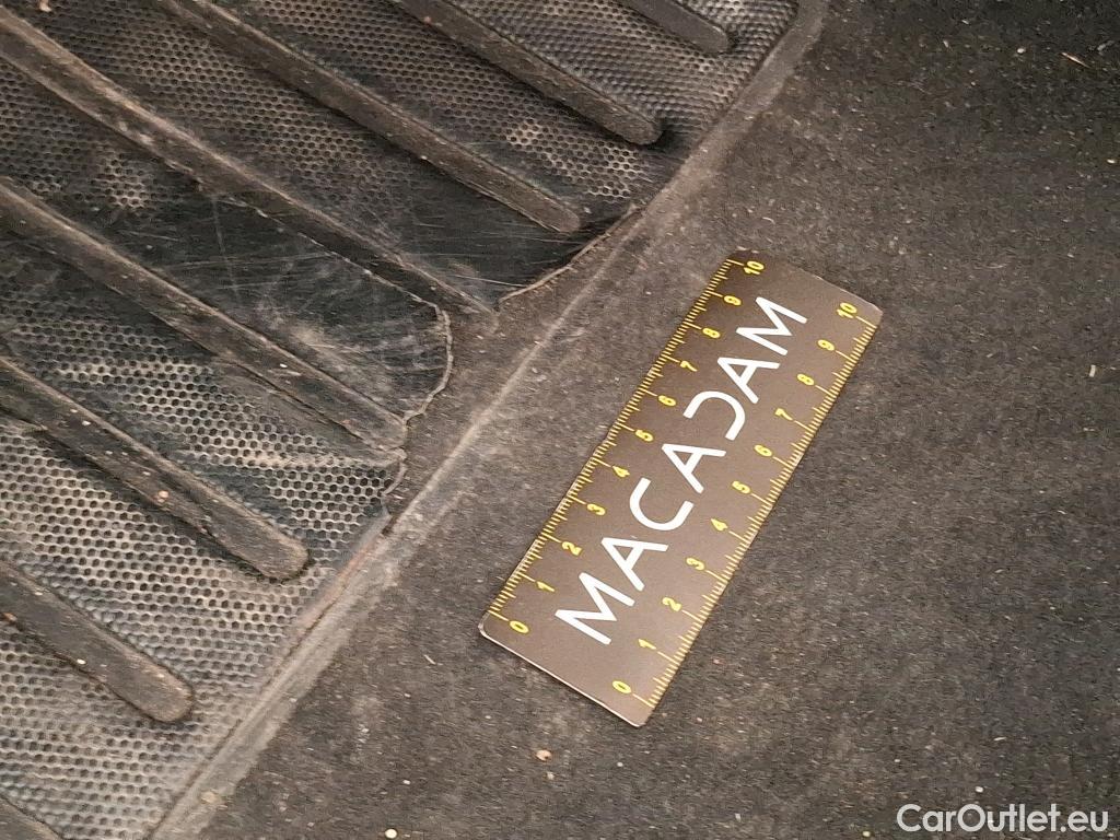  Peugeot  208  Premium 1.5 HDi 100CV BVM6 E6d #9