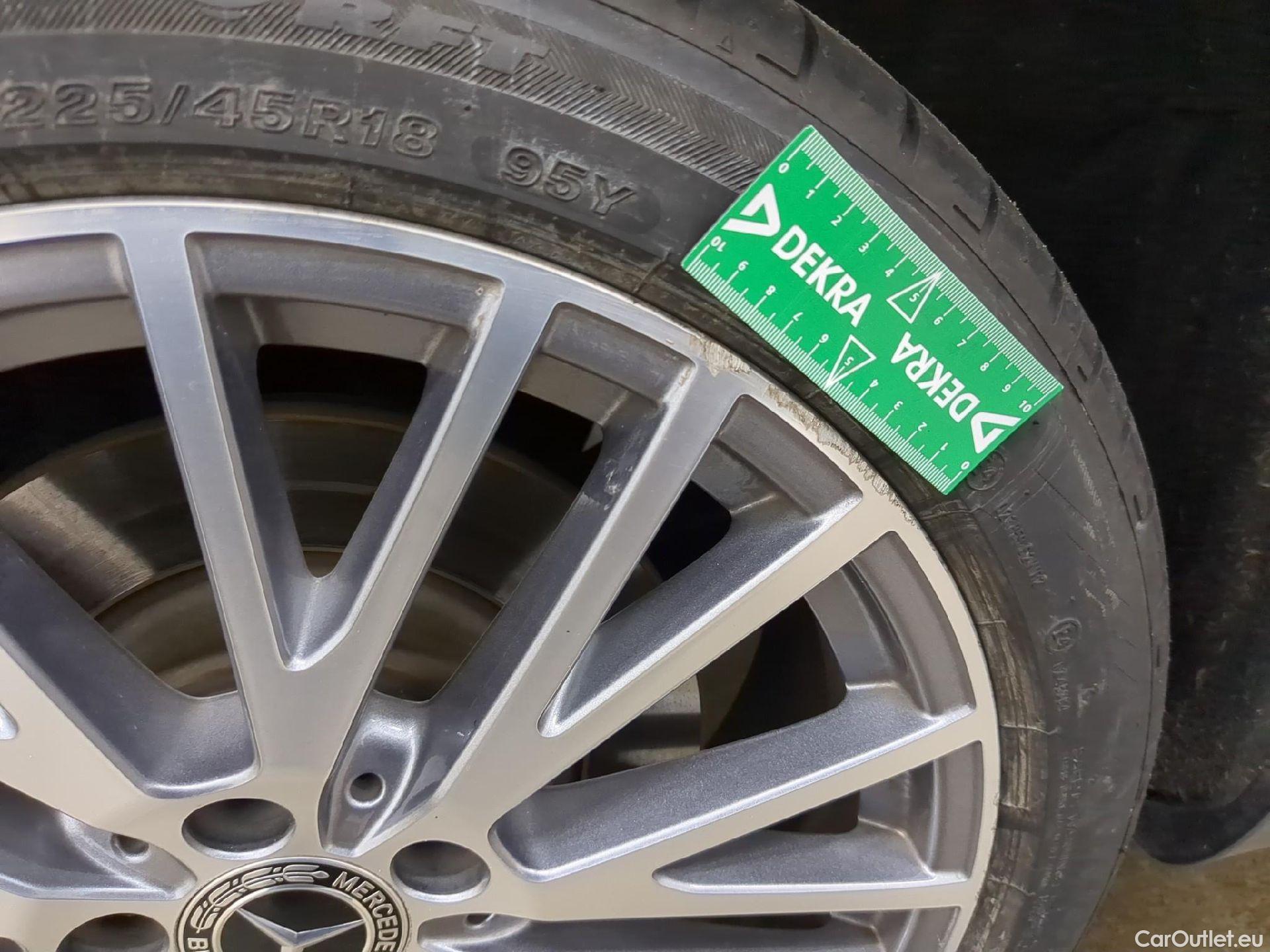  Mercedes  CLA-Klasse MERCEDES-BENZ CLA Coupe / 2019 / 4P / Coupé CLA 250 e Business Line #1