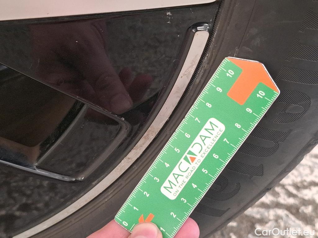  Mercedes  GLA MERCEDES-BENZ  / 2020 / 5P / SUV 1.3  200 PROGRESSIVE LINE DCT #22