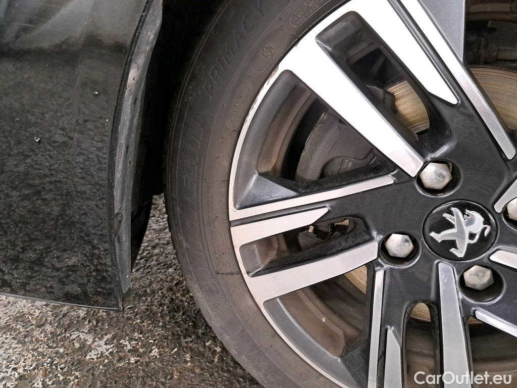  Peugeot  208  Allure Business 1.2 PureTech 130CV BVA8 E6d #52