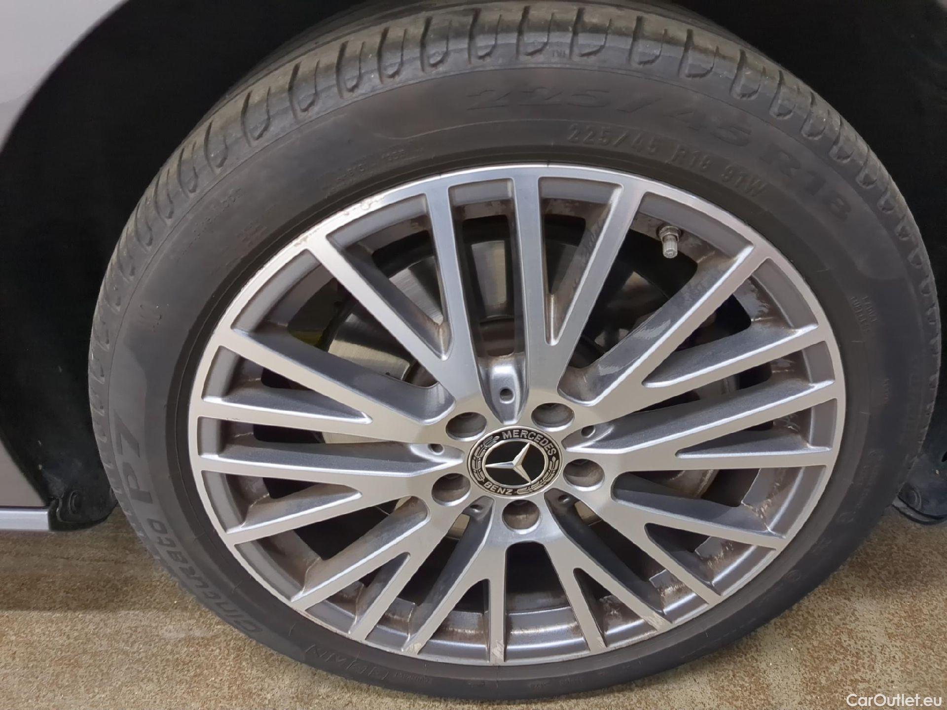  Mercedes  CLA-Klasse MERCEDES-BENZ CLA Coupe / 2019 / 4P / Coupé CLA 250 e Business Line #4