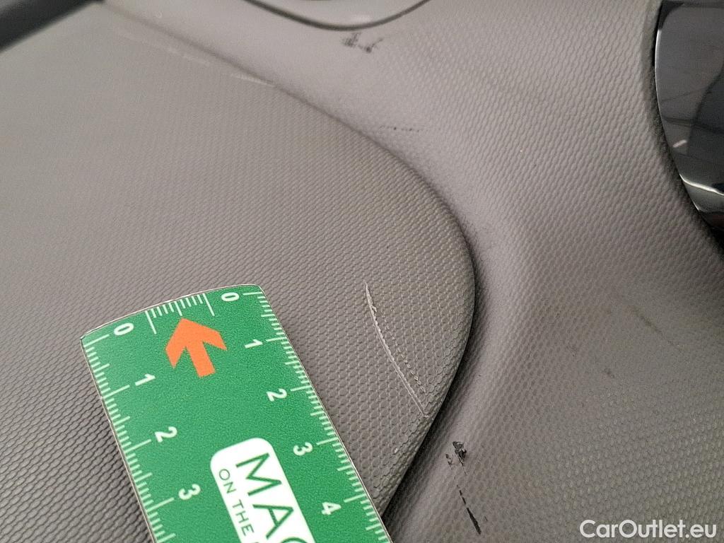  Renault  Trafic  III Combi L1H1 2 8t (8/9 Sièges) Zen 1.6 dCi 120CV BVM6 9 Sieges E5 #36