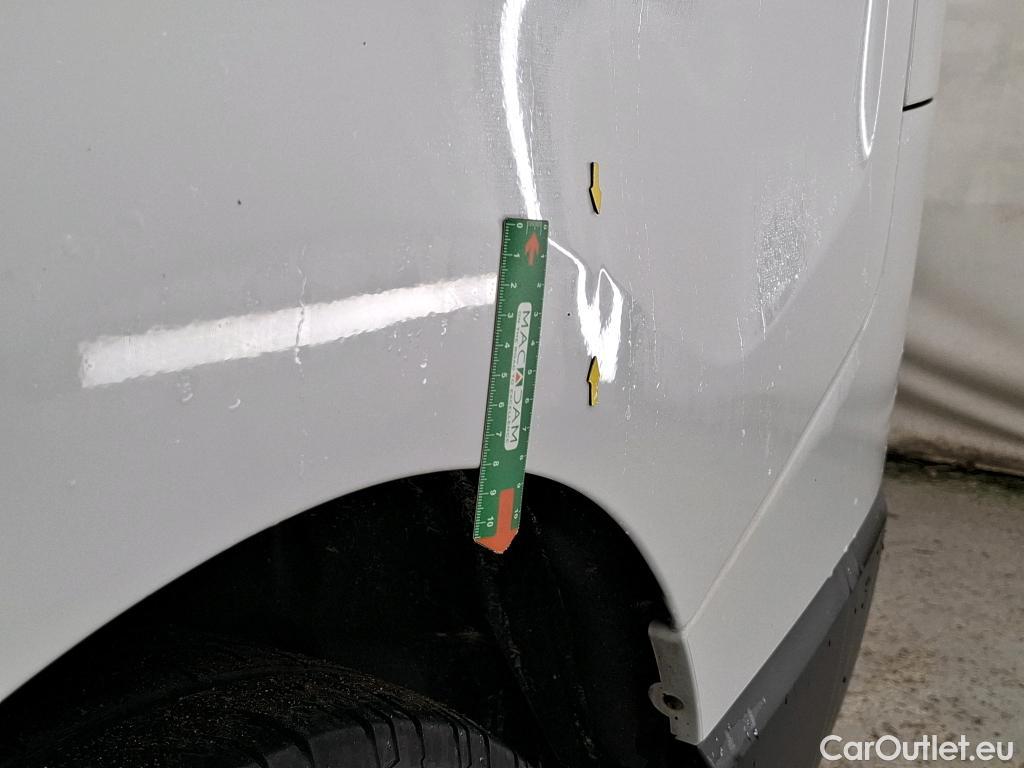  Renault  Trafic  III Combi L1H1 2 8t (8/9 Sièges) Zen 1.6 dCi 120CV BVM6 9 Sieges E5 #43