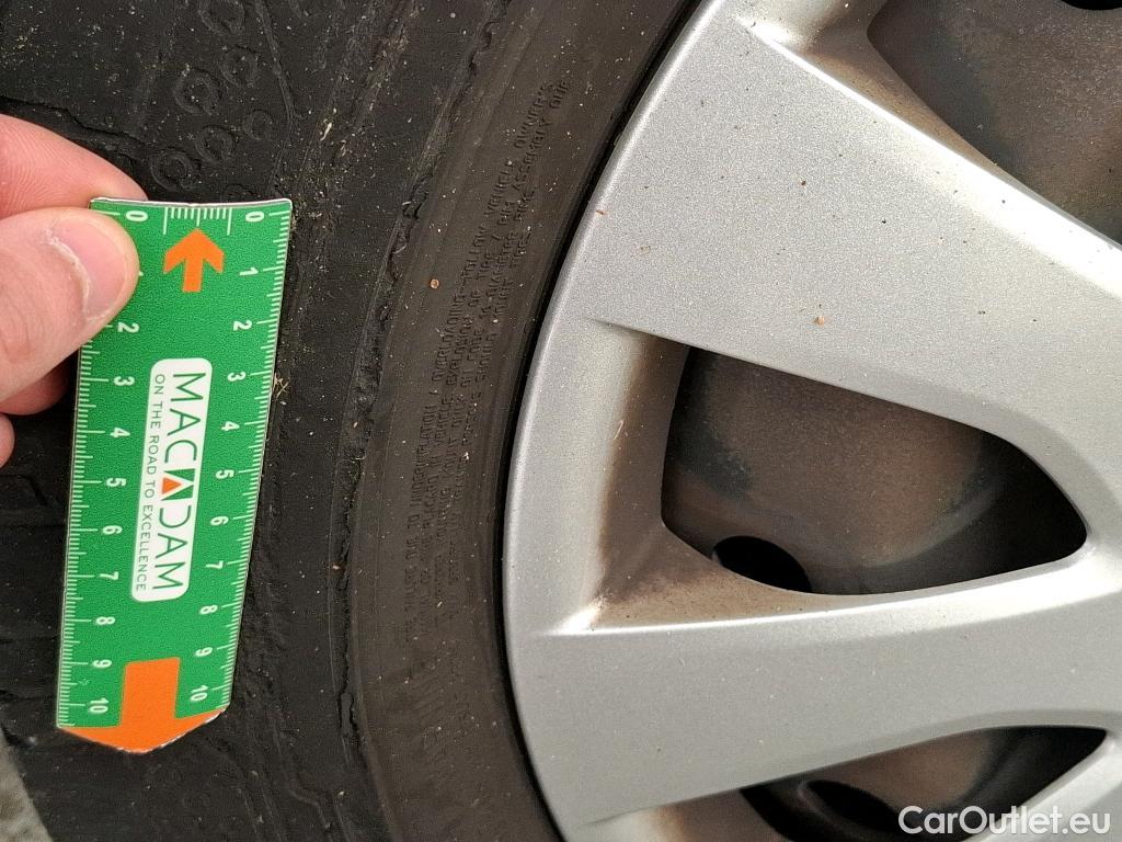  Renault  Trafic  III Combi L1H1 2 8t (8/9 Sièges) Zen 1.6 dCi 120CV BVM6 9 Sieges E5 #21