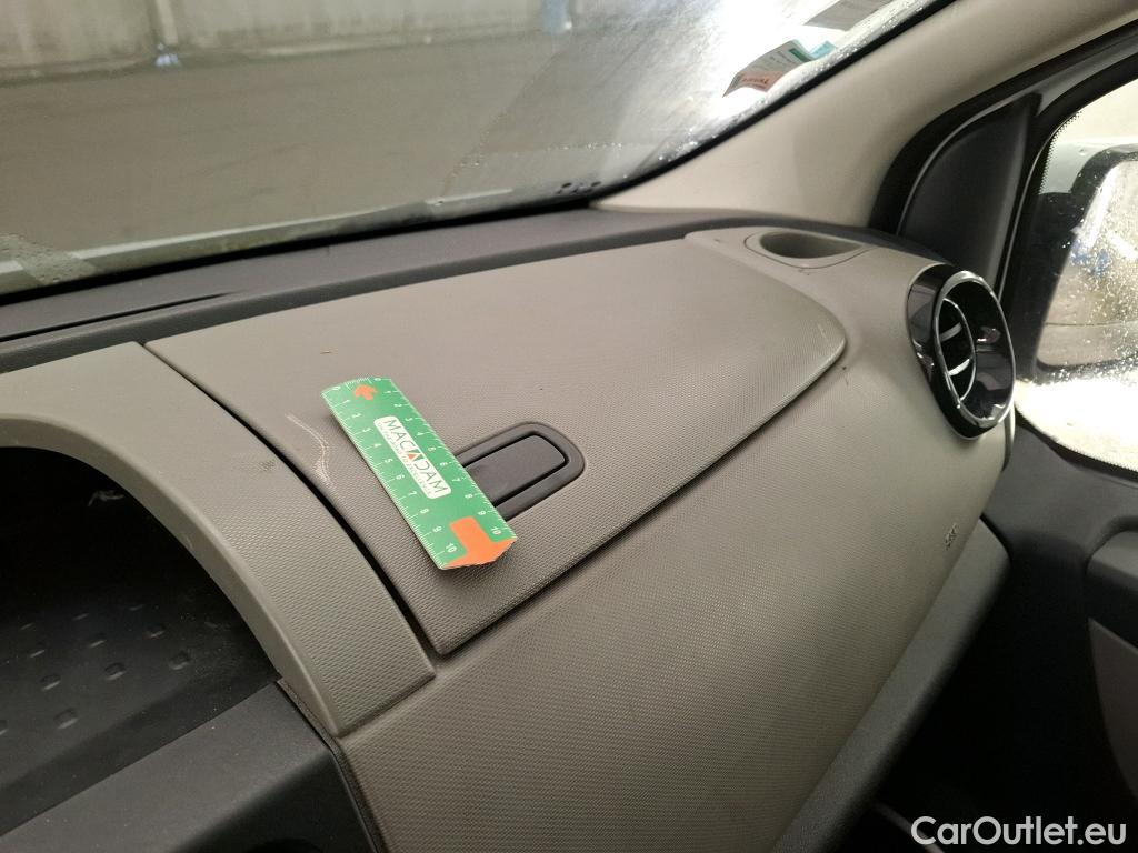  Renault  Trafic  III Combi L1H1 2 8t (8/9 Sièges) Zen 1.6 dCi 120CV BVM6 9 Sieges E5 #33