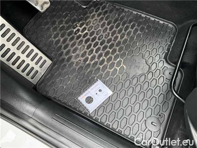  Hyundai  Bayon  1.0 T-GDI Play Plus 5d #4