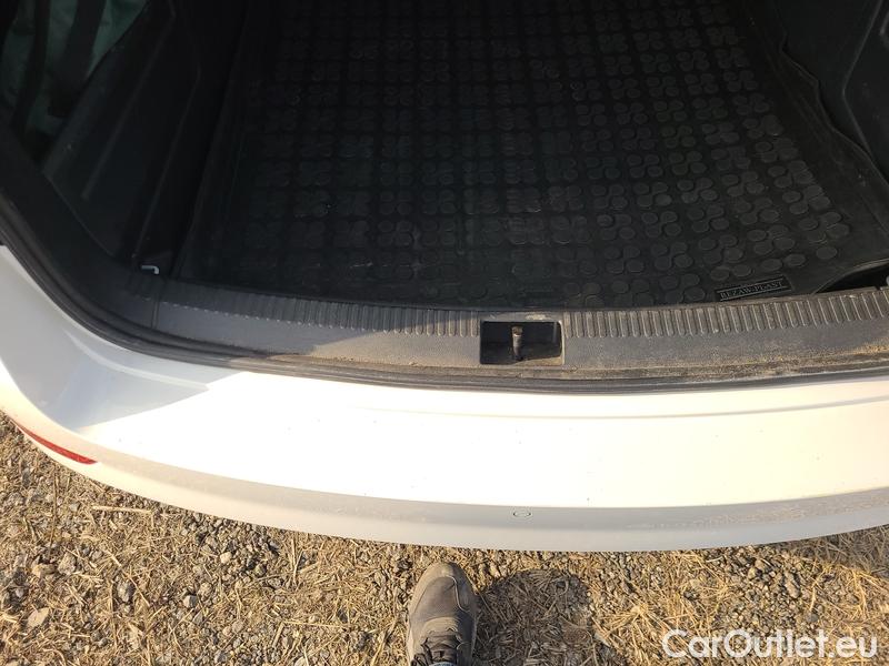  Skoda  Fabia  Combi (2015) Com.1.0TSI 70 Ambition 5d #28