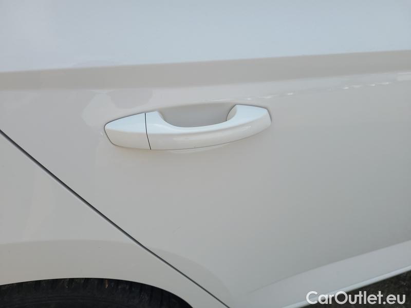  Skoda  Fabia  Combi (2015) Com.1.0TSI 70 Ambition 5d #31