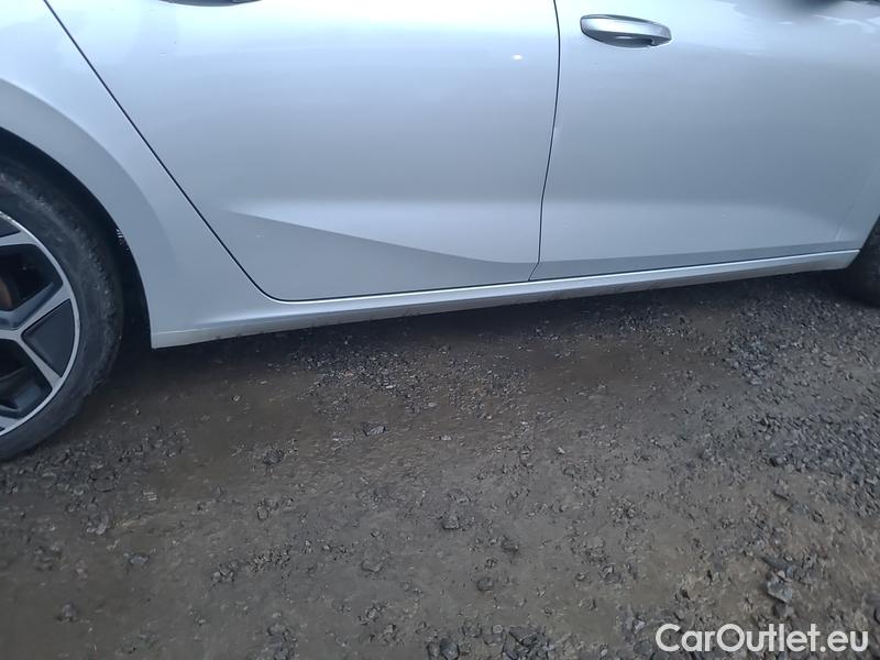  Opel  Astra  SportsTourer (2022)  1.2 T 96 Ultimate ST AT #13