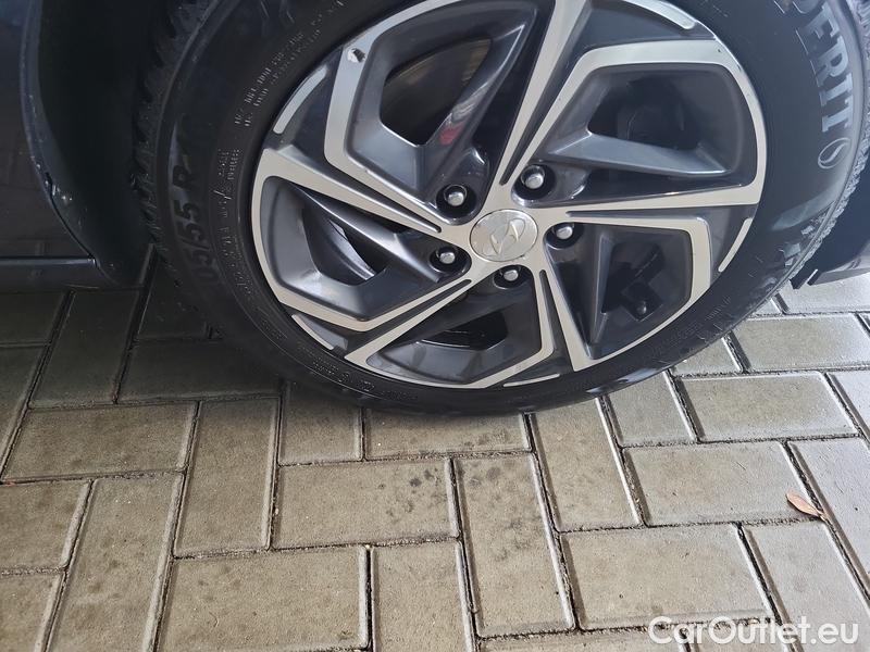  Hyundai  i30  (PD)(01.2017  ->)  kom.1.6CRDi 115 Smart #12