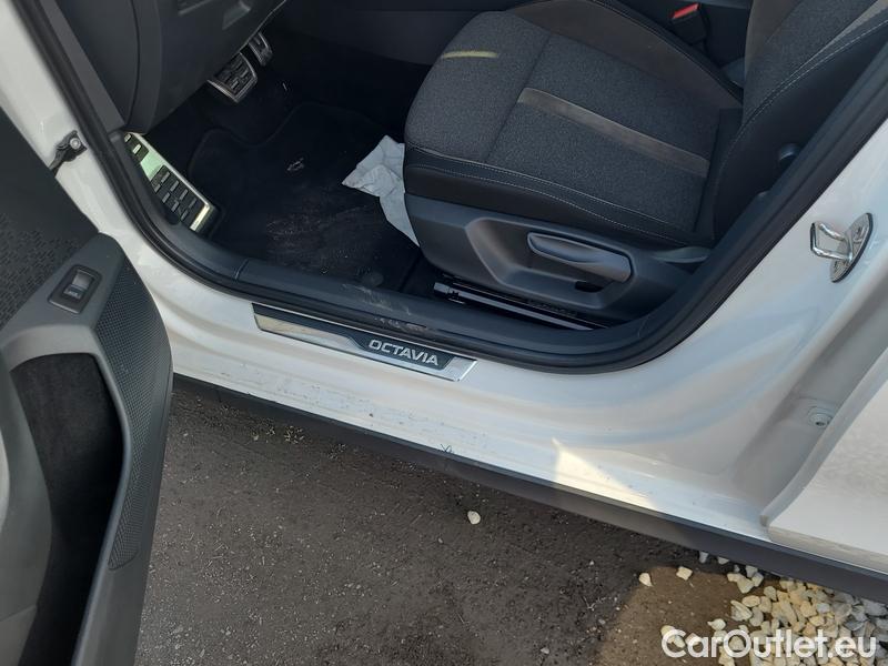 Skoda  Octavia  Combi (NX3)(2020) Oct.C. 2.0TDI 147 Scout 4x4 AT #21