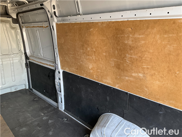  Peugeot  Boxer  2.2HDI 165 4350 L4H2 4d #19