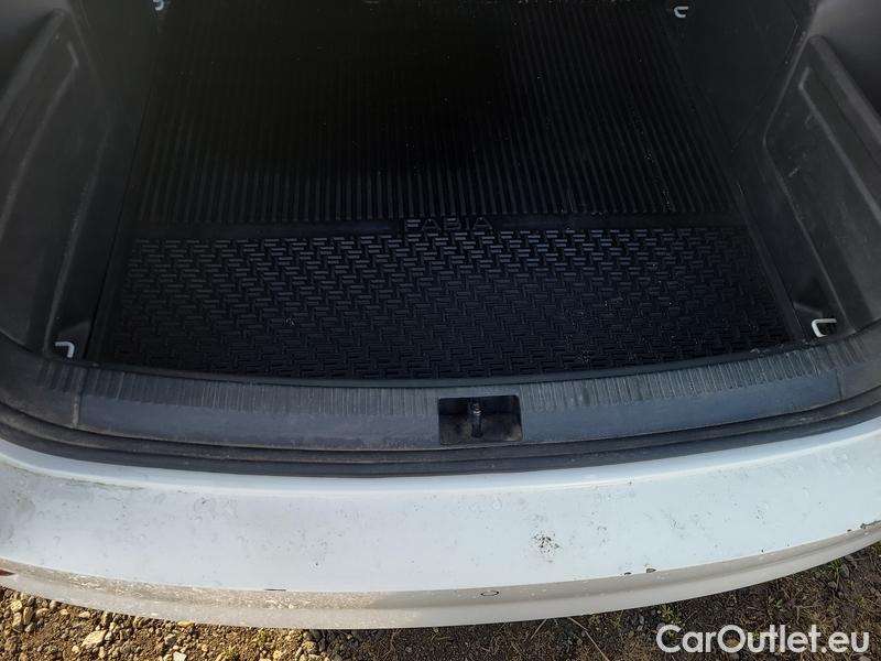  Skoda  Fabia  Combi (2015)  Com.1.0TSI 70 Style #13