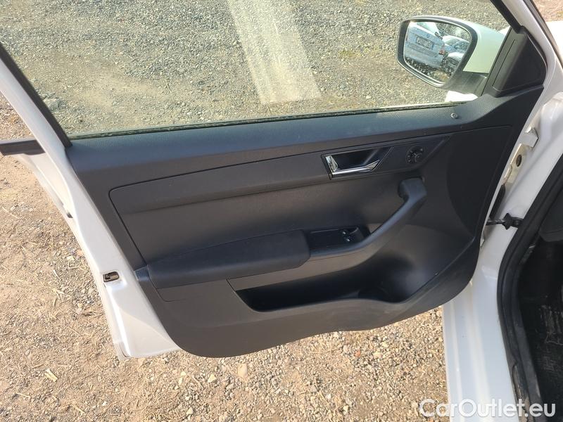  Skoda  Fabia  Combi (2015) Com.1.0TSI 70 Ambition 5d #12