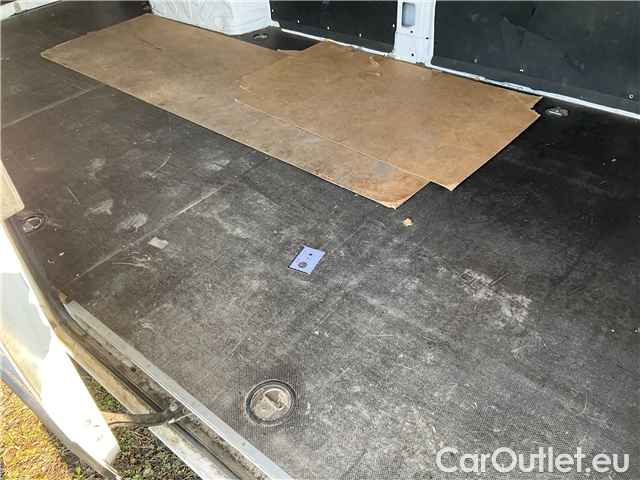  Peugeot  Boxer  2.2HDI 165 4350 L4H2 4d #36