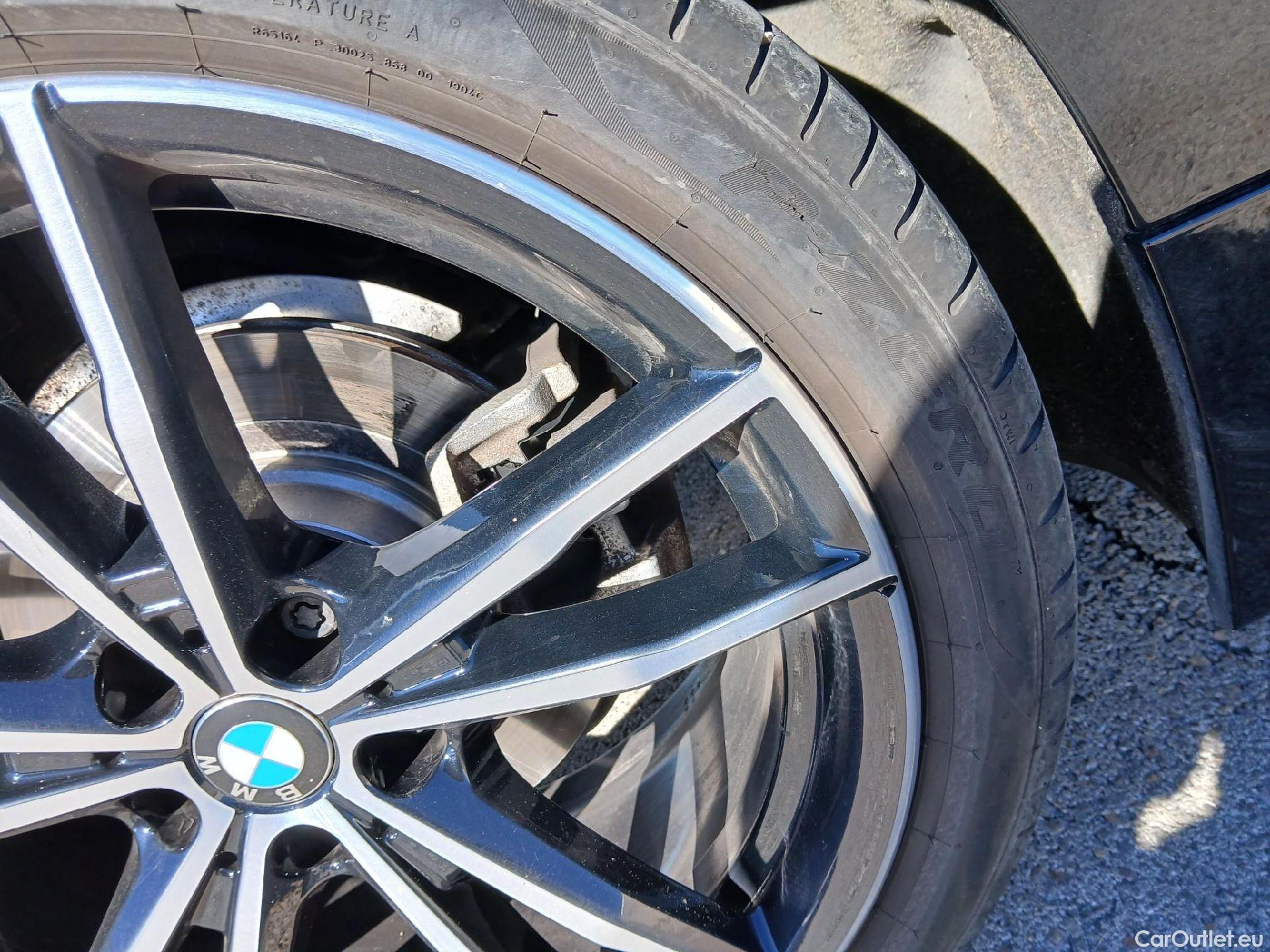  Bmw  Serie 3 BMW  / 2018 / 4P / sedán 320d Auto. #3