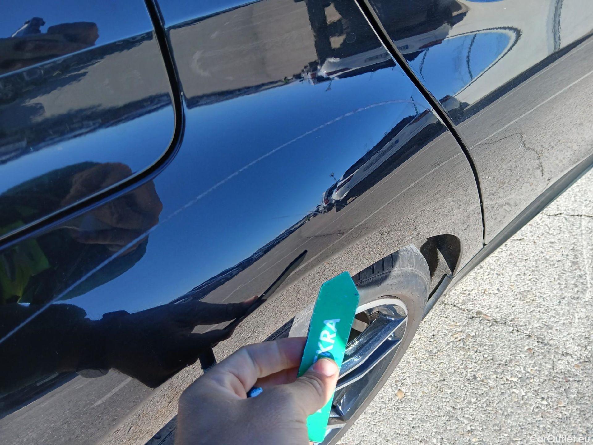  Bmw  Serie 3 BMW  / 2018 / 4P / sedán 320d Auto. #30